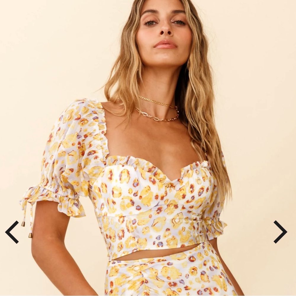 Floral Puff Sleeve Crop Top